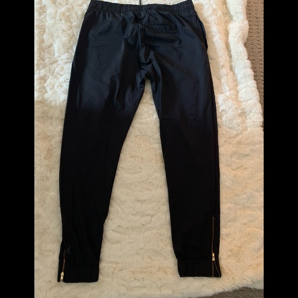 Zyia Everyday Zipper Jogger - Picture 1 of 4